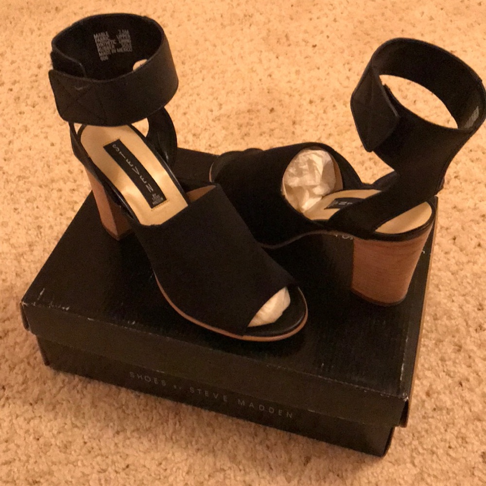 Steve Madden black heels